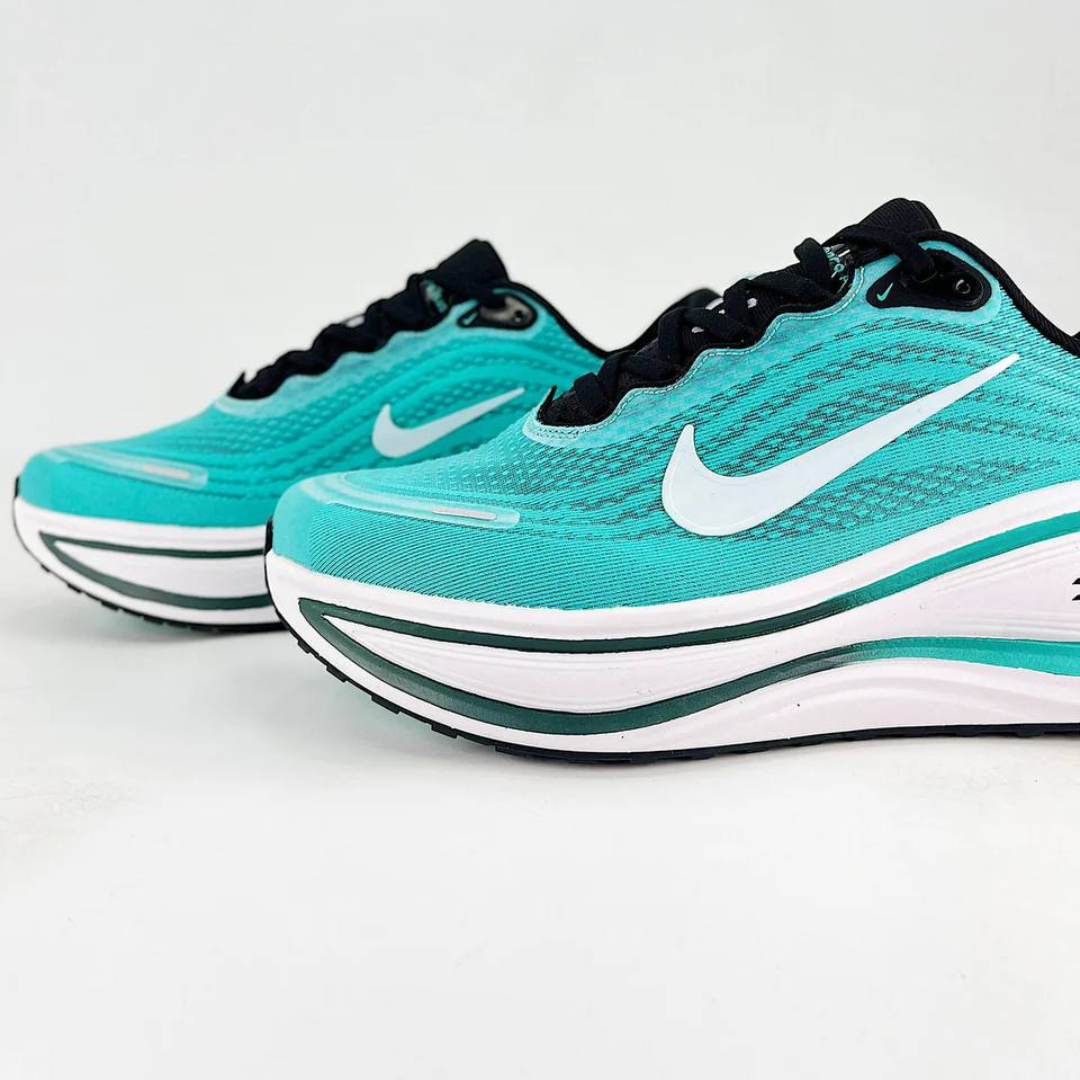 Tênis Nike Vomero Plus - Verde Água/Branco