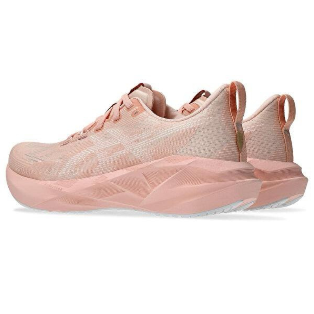 Tênis Asics Novablast 5 - Rosa