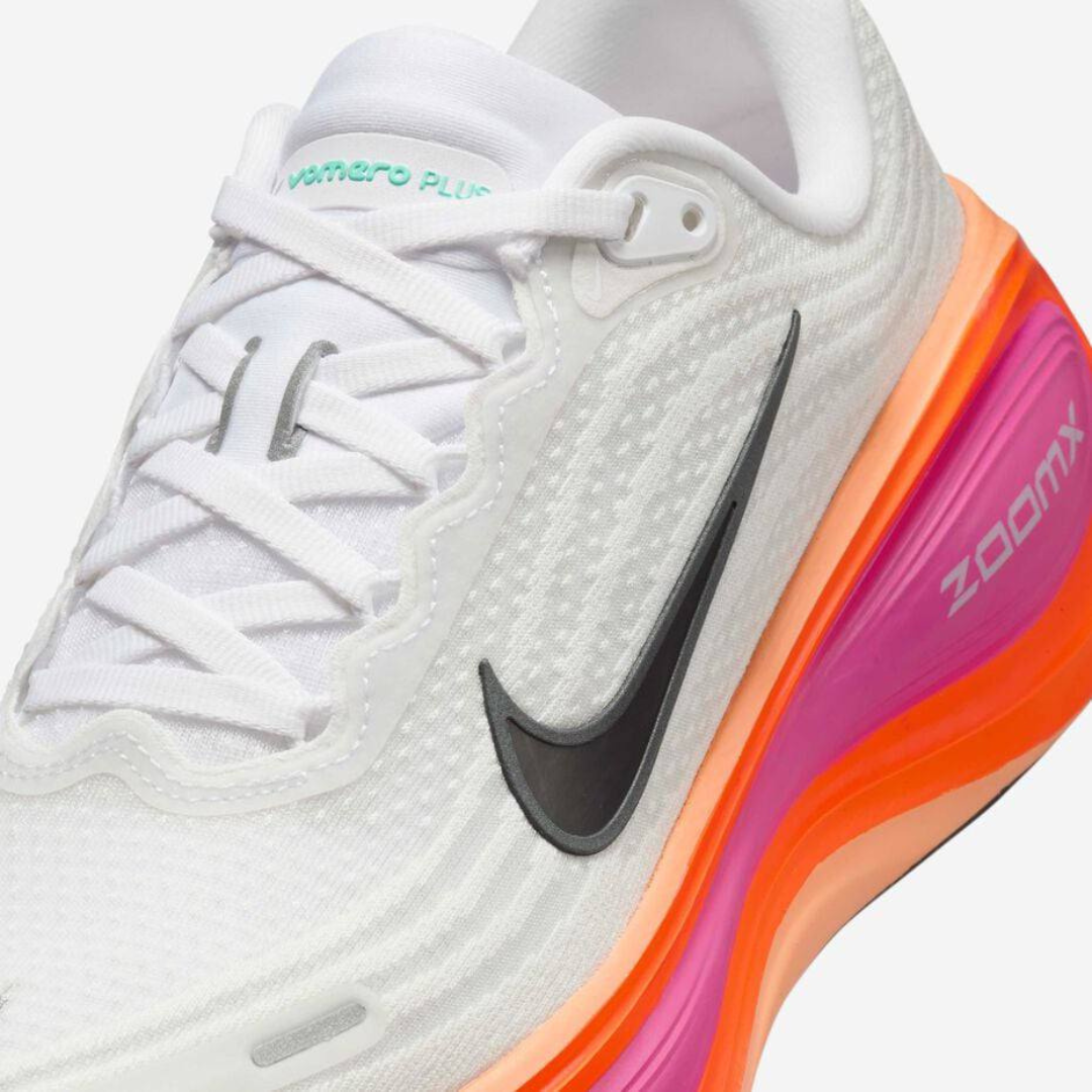 Tênis Nike Vomero Plus - Branco/Laranja/Rosa Fogo