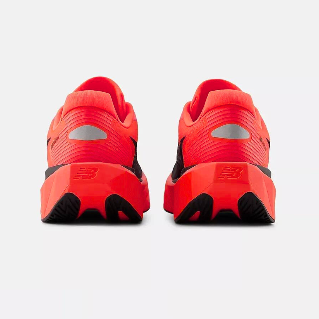 Tênis New Balance Fuelcell Rebel V5 - Urgent Red Black