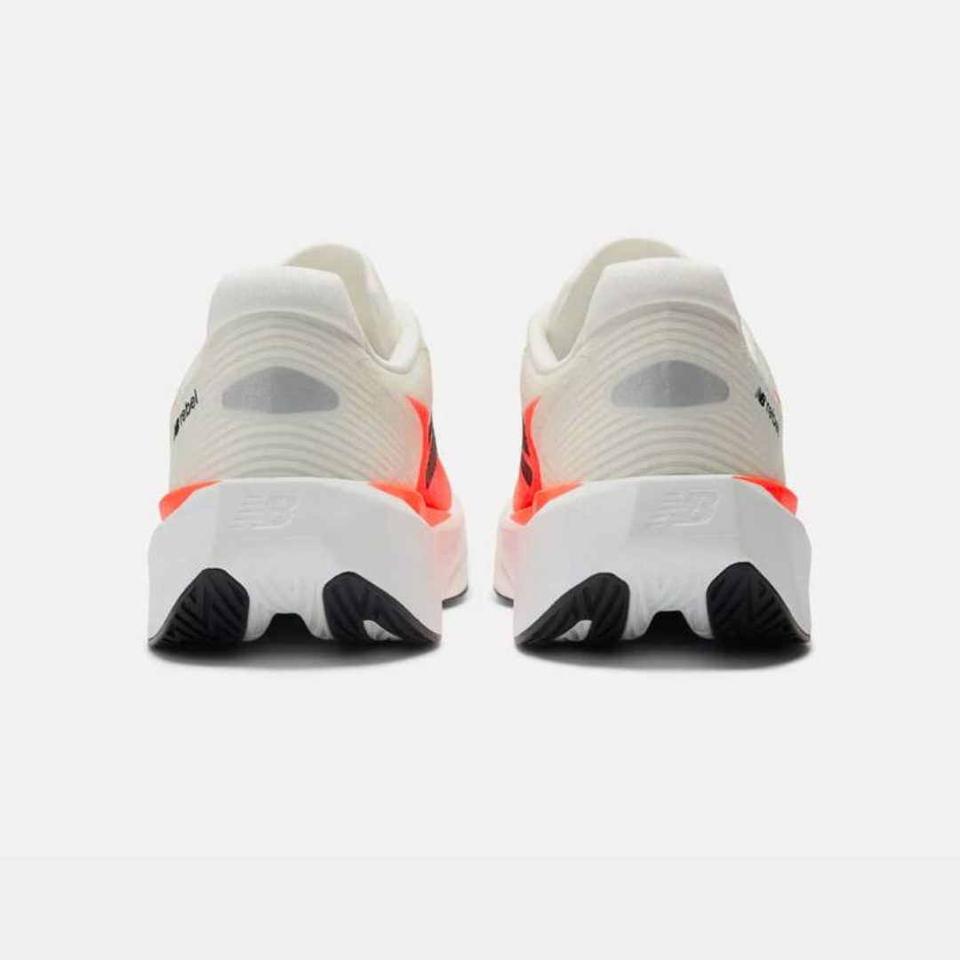 Tênis New Balance Fuelcell Rebel V5 - Branco/Vermelho