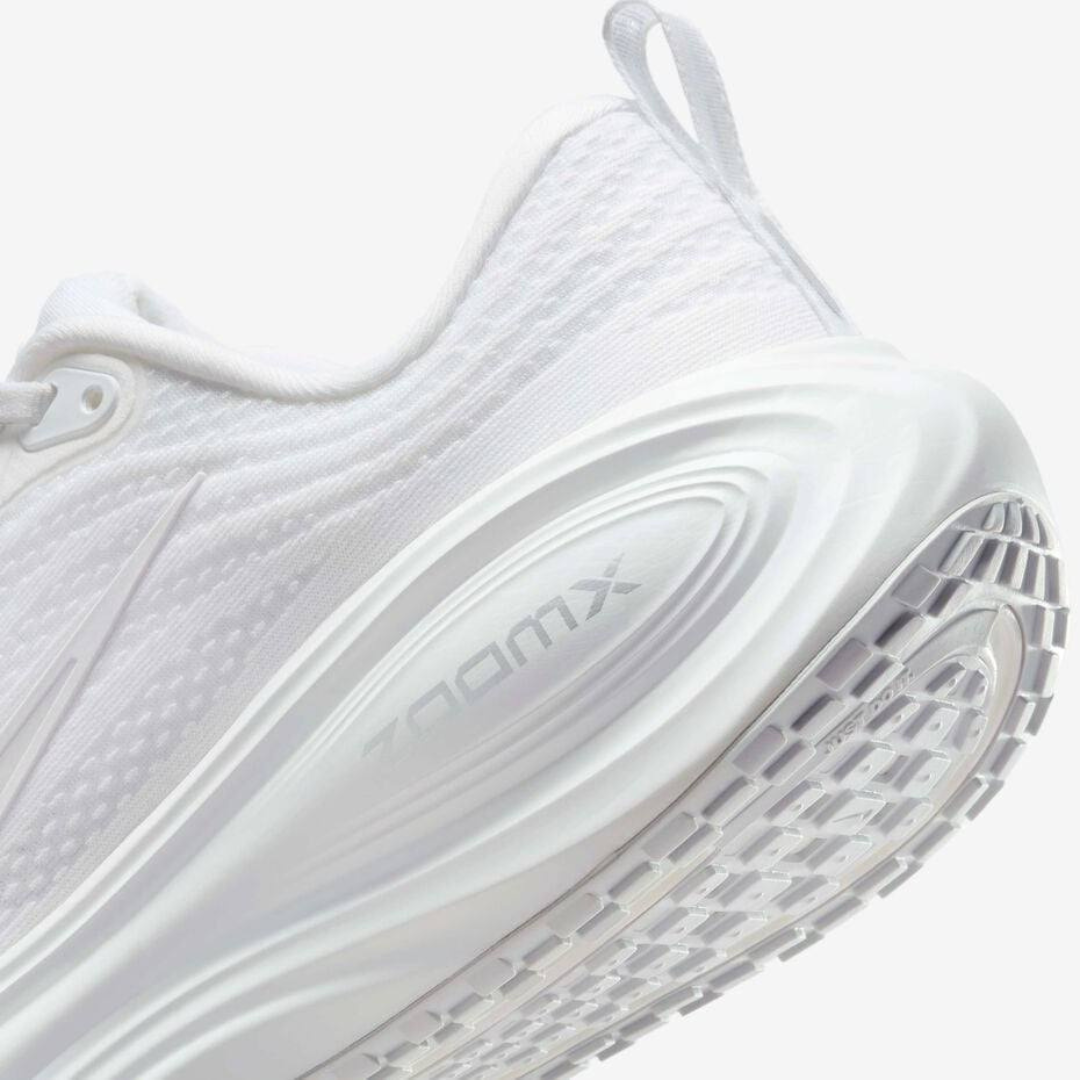 Tênis Nike Vomero Plus - Branco