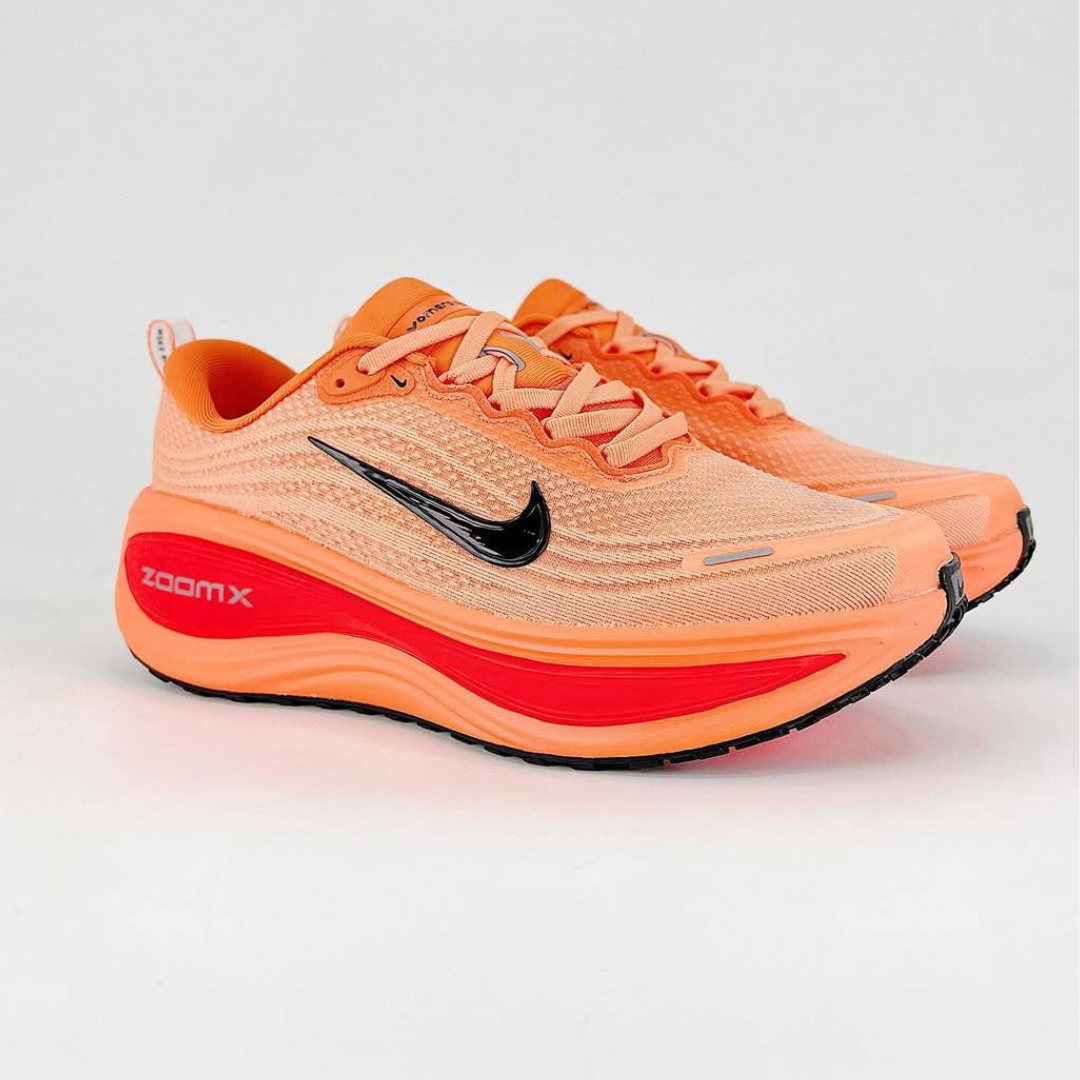 Tênis Nike Vomero Plus - Laranja/Vermelho