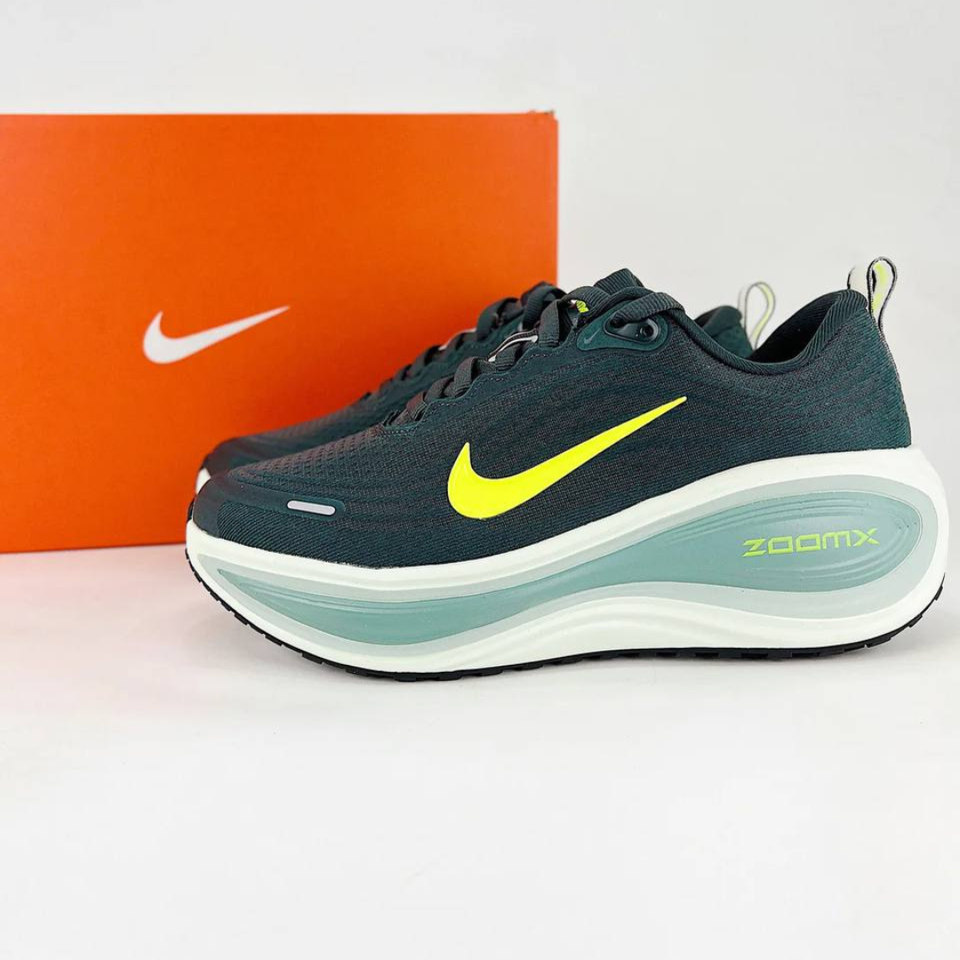 Tênis Nike Vomero Plus - Verde Escuro/Verde/Volt
