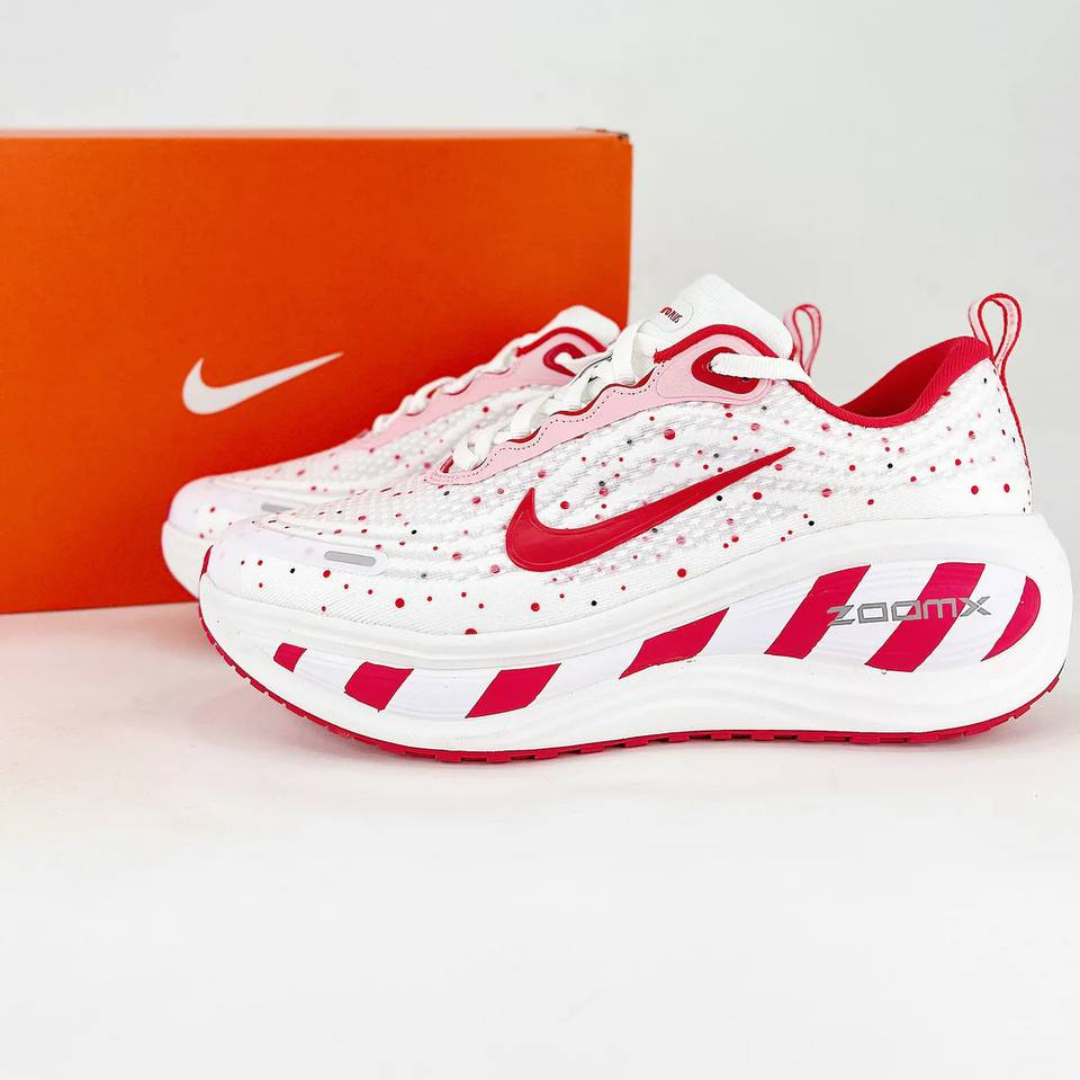 Tênis Nike Vomero Plus - Branco/Vermelho Carmim