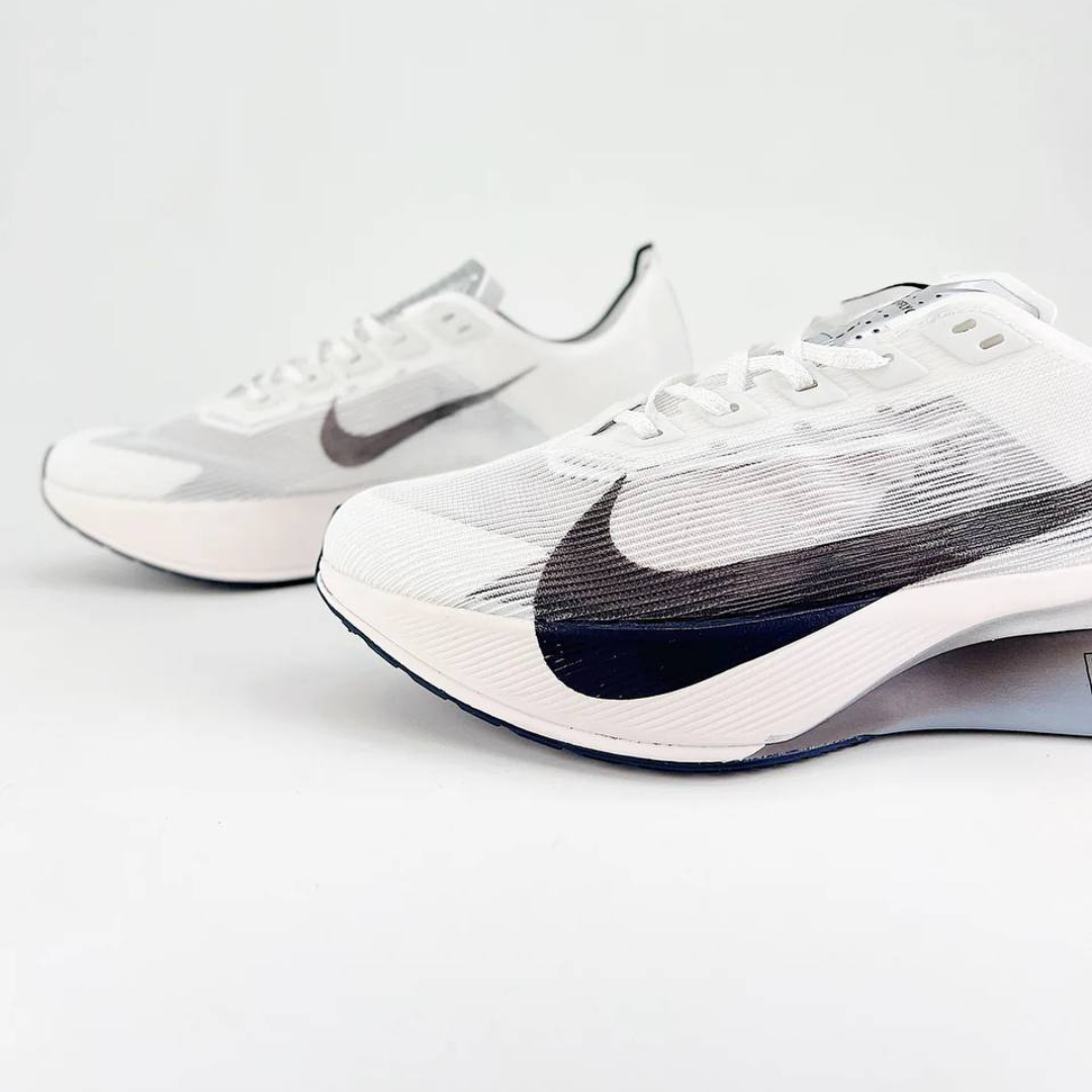 Tênis Nike ZoomX VaporFly 4 Branco/Cinza
