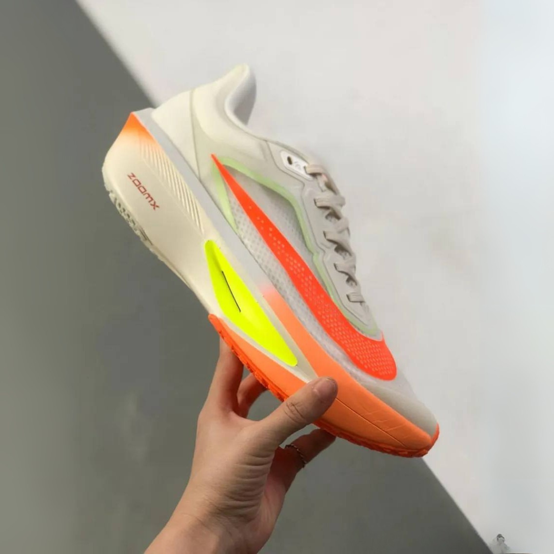 Tênis Nike Zoom Fly 6 - Bege/Laranja