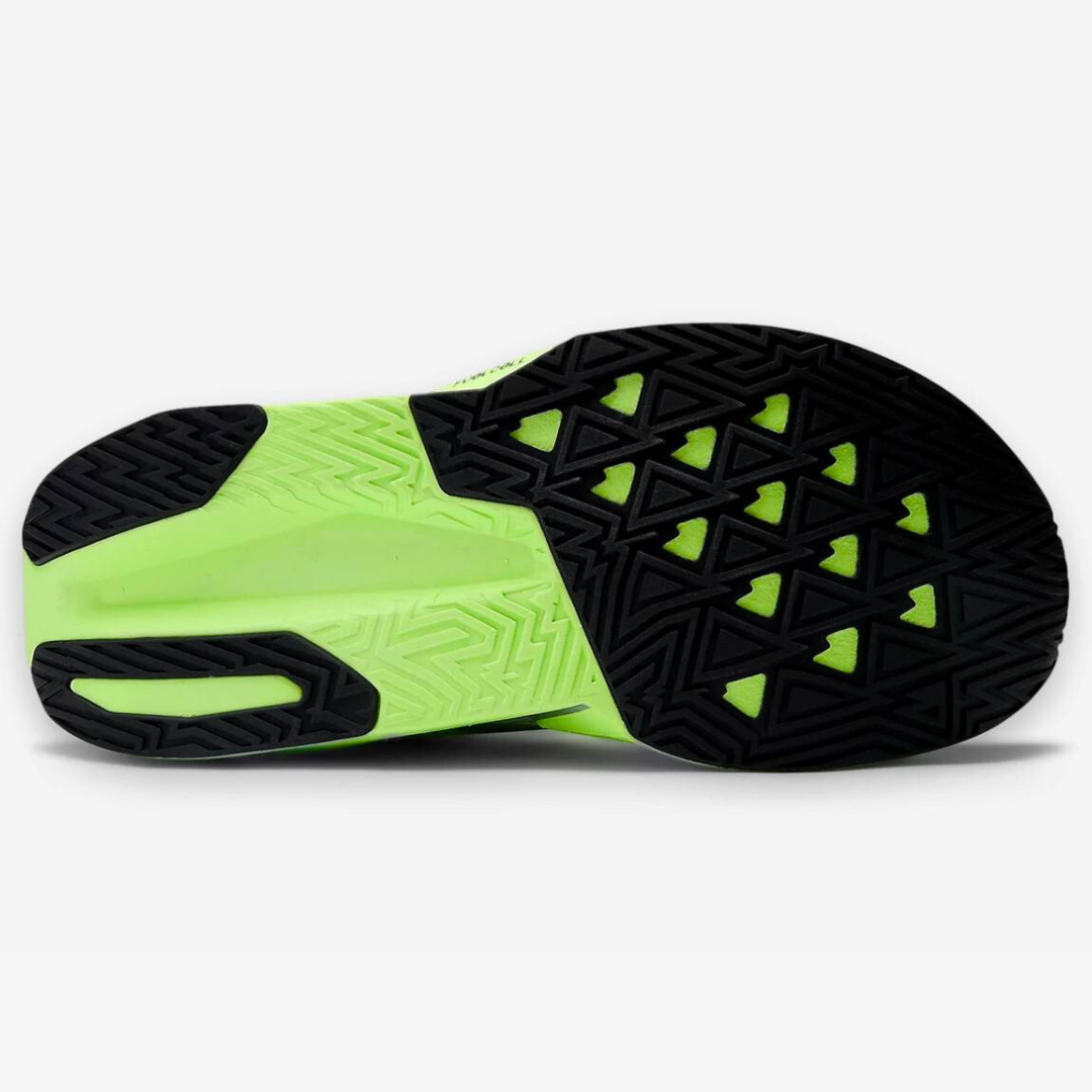 Tênis New Balance Fuelcell Rebel V5 - Verde Neon