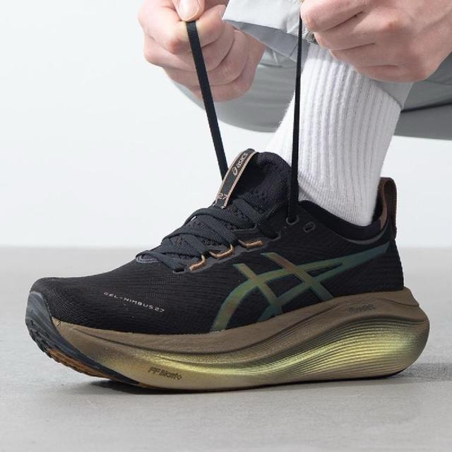 Tênis Asics Gel - Nimbus 27 Platinum - Preto/Dourado