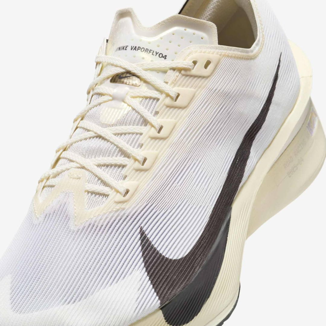 Tênis Nike ZoomX VaporFly 4 Bege