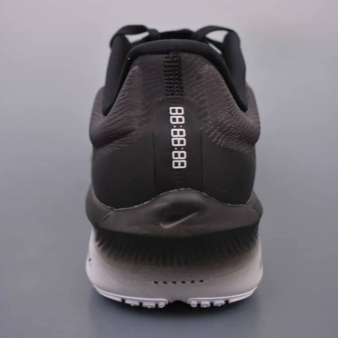 Tênis Nike Zoom Fly 6 - Preto/Branco