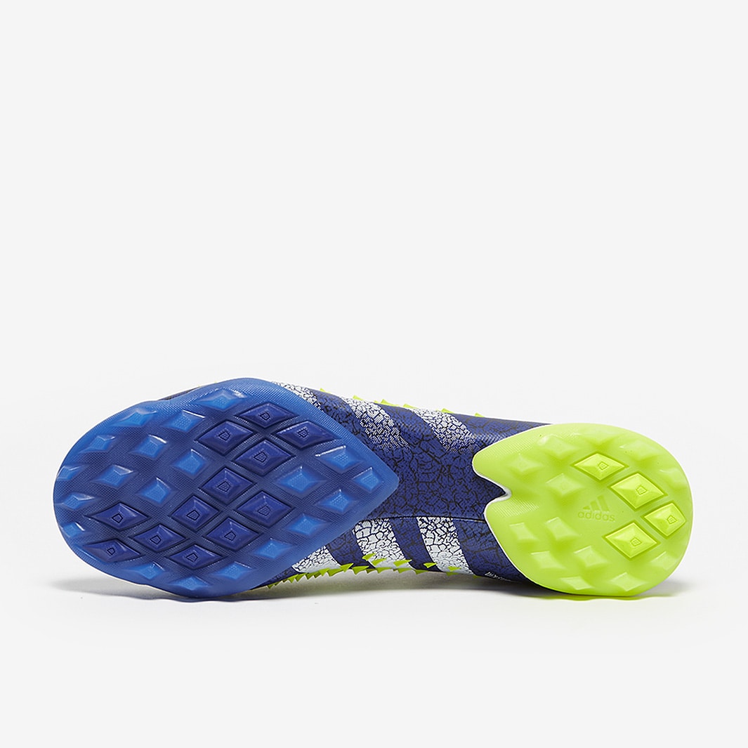 Chuteira Adidas Predator Freak + Society Superlative