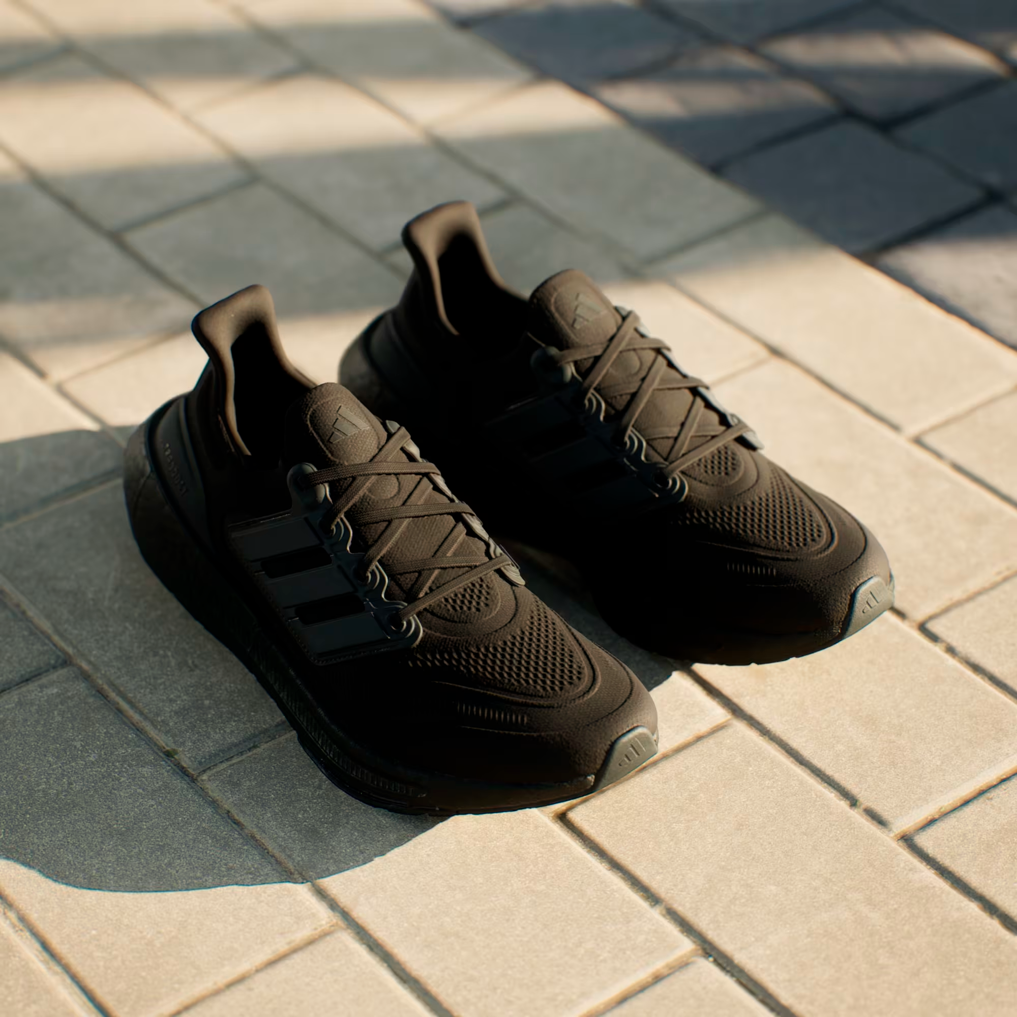 Tênis Adidas Ultraboost Light 23 All Black