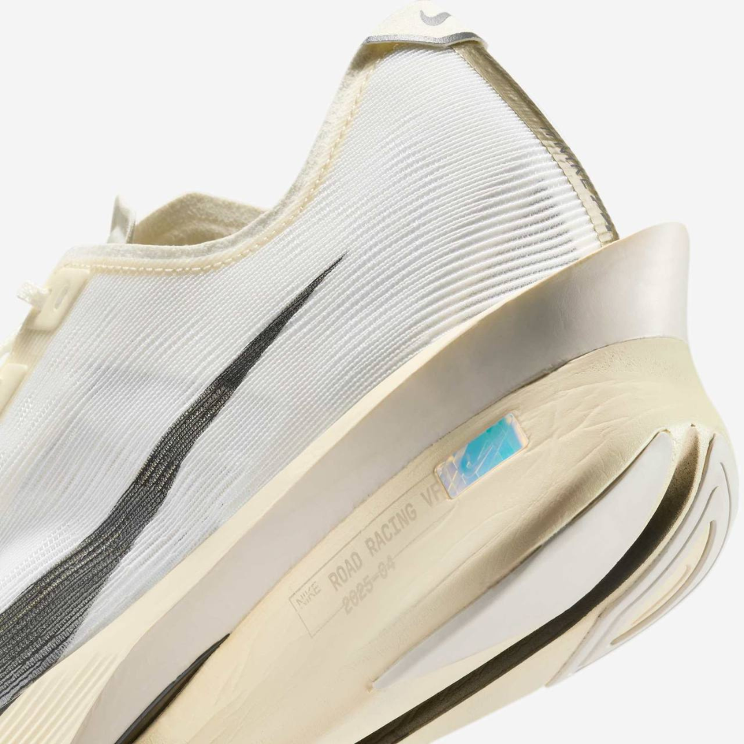 Tênis Nike ZoomX VaporFly 4 Bege