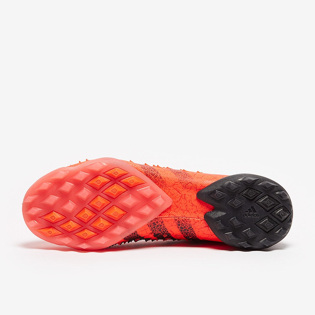 Chuteira Adidas Predator Freak + Society Meteorite