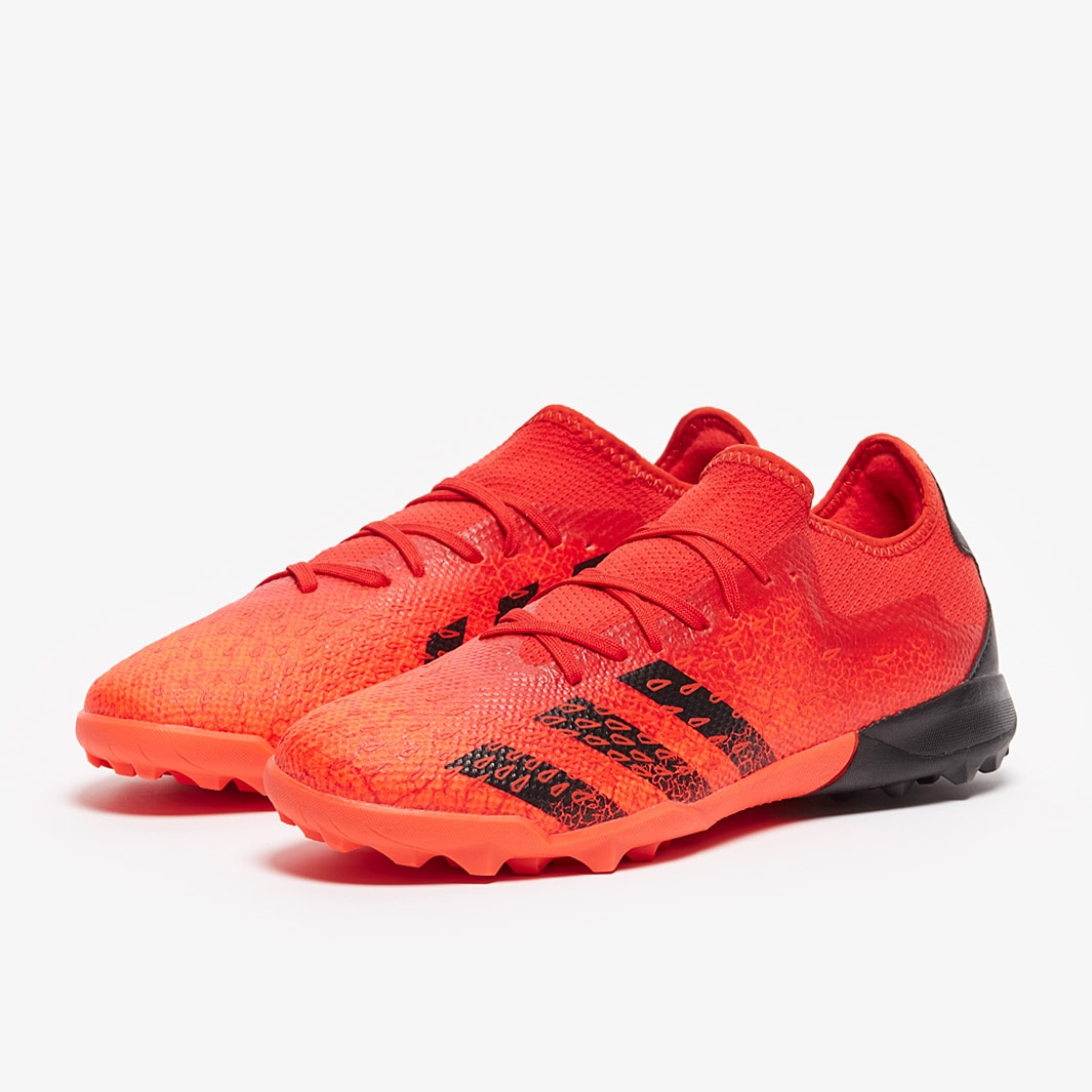 Chuteira Adidas Predator Freak .3 Low Society Meteorite