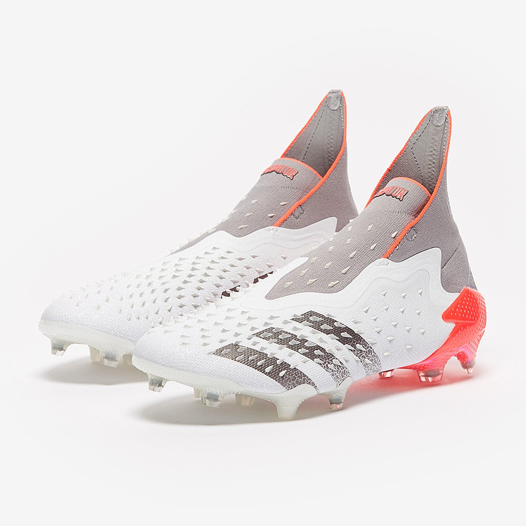 Chuteira Adidas Predator Freak + White Spark