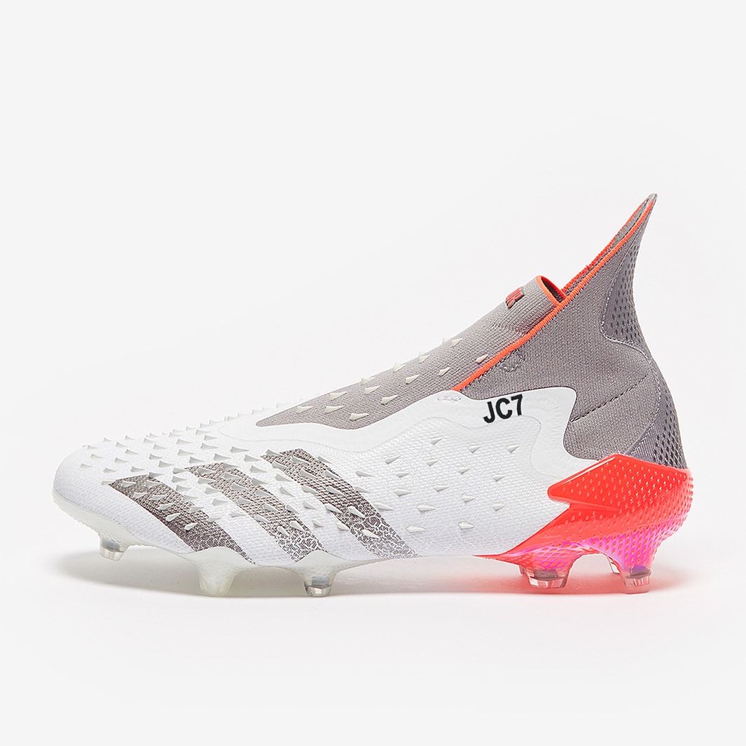 Chuteira Adidas Predator Freak + White Spark