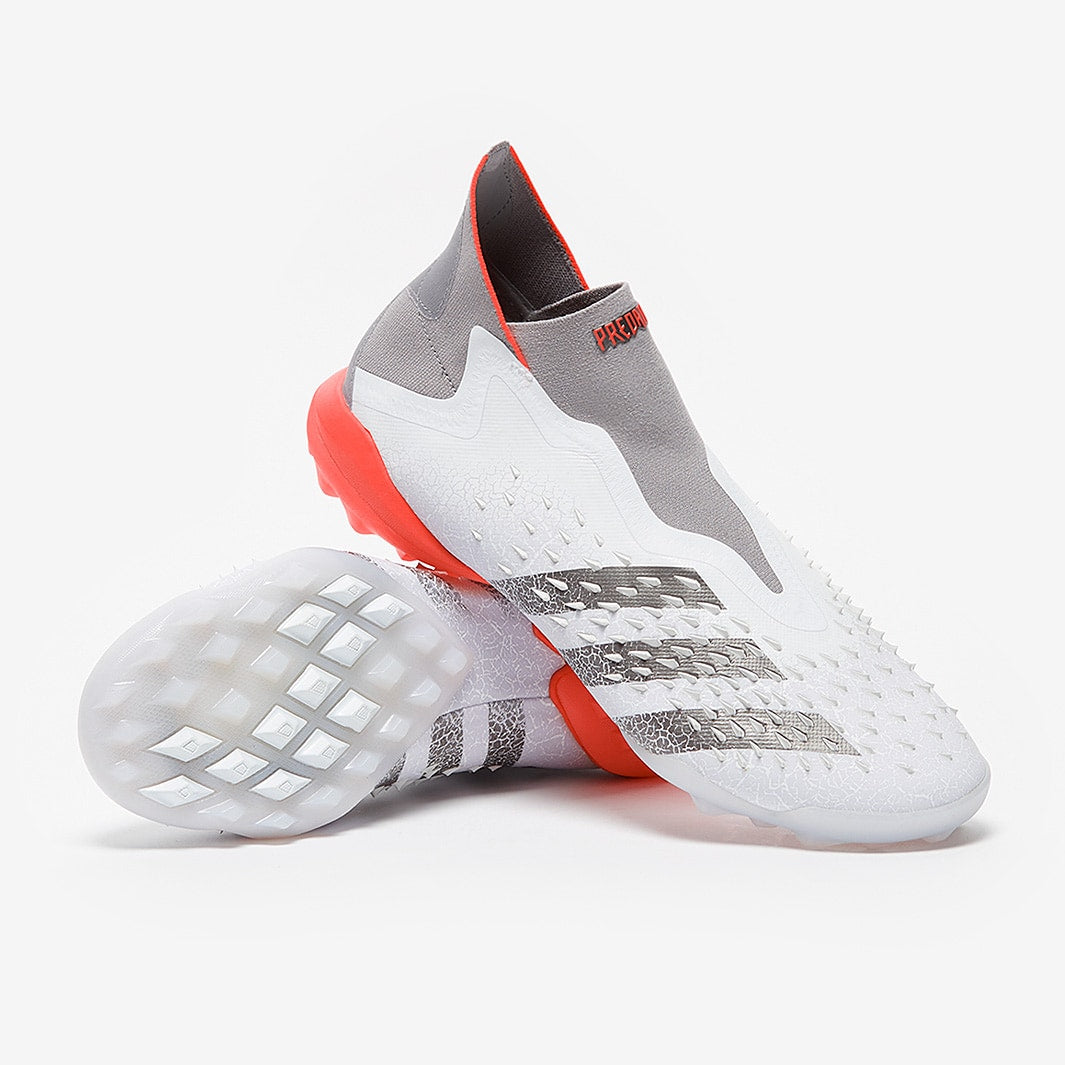 Chuteira Adidas Predator Freak + Society White Spark