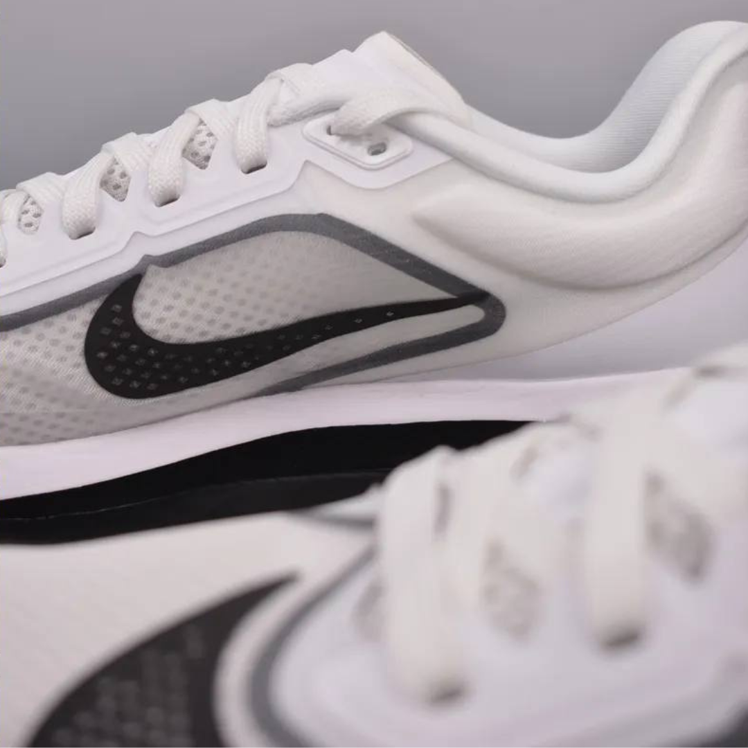Tênis Nike Zoom Fly 6 - Branco/Preto