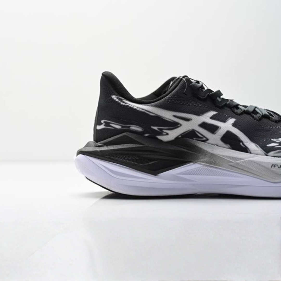 Tênis Asics Superblast 3 - Unissex - Preto/Branco/Cinza