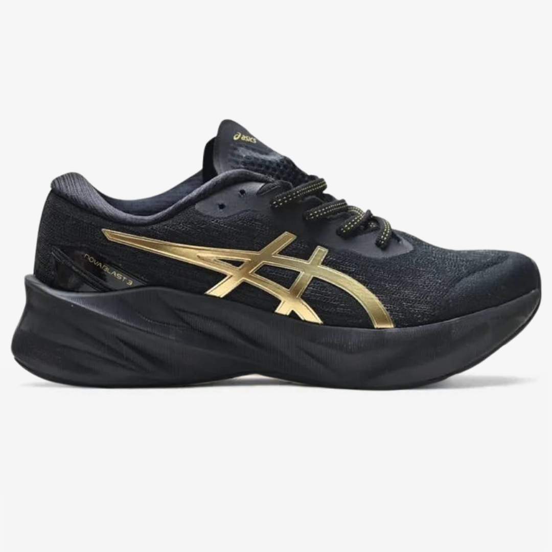 Tênis Asics Novablast 3 Preto/Dourado