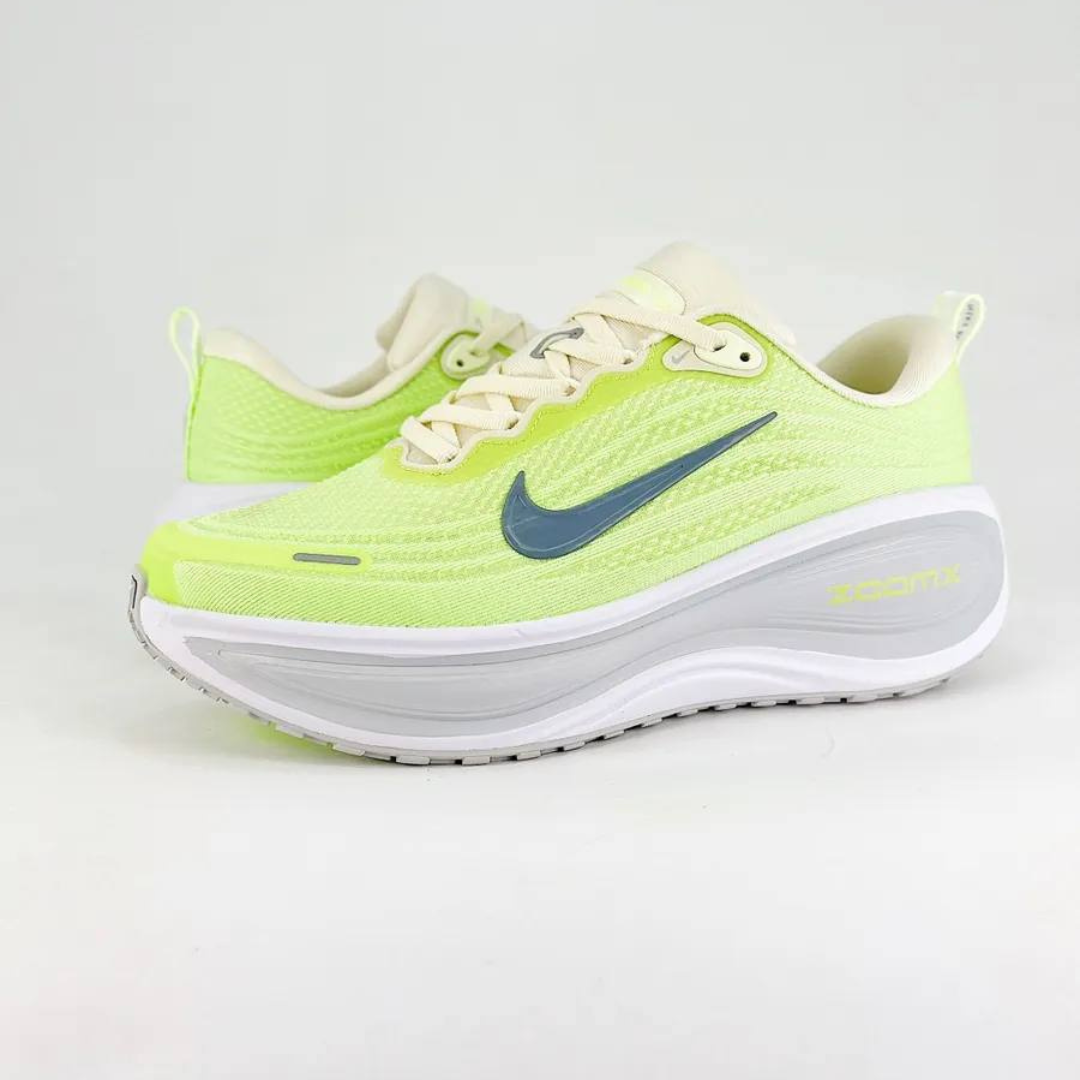 Tênis Nike Vomero Plus - Verde/Cinza