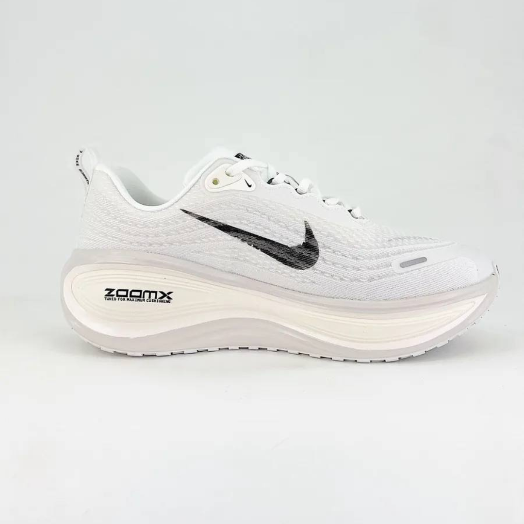 Tênis Nike Vomero Plus Run - Branco/Preto