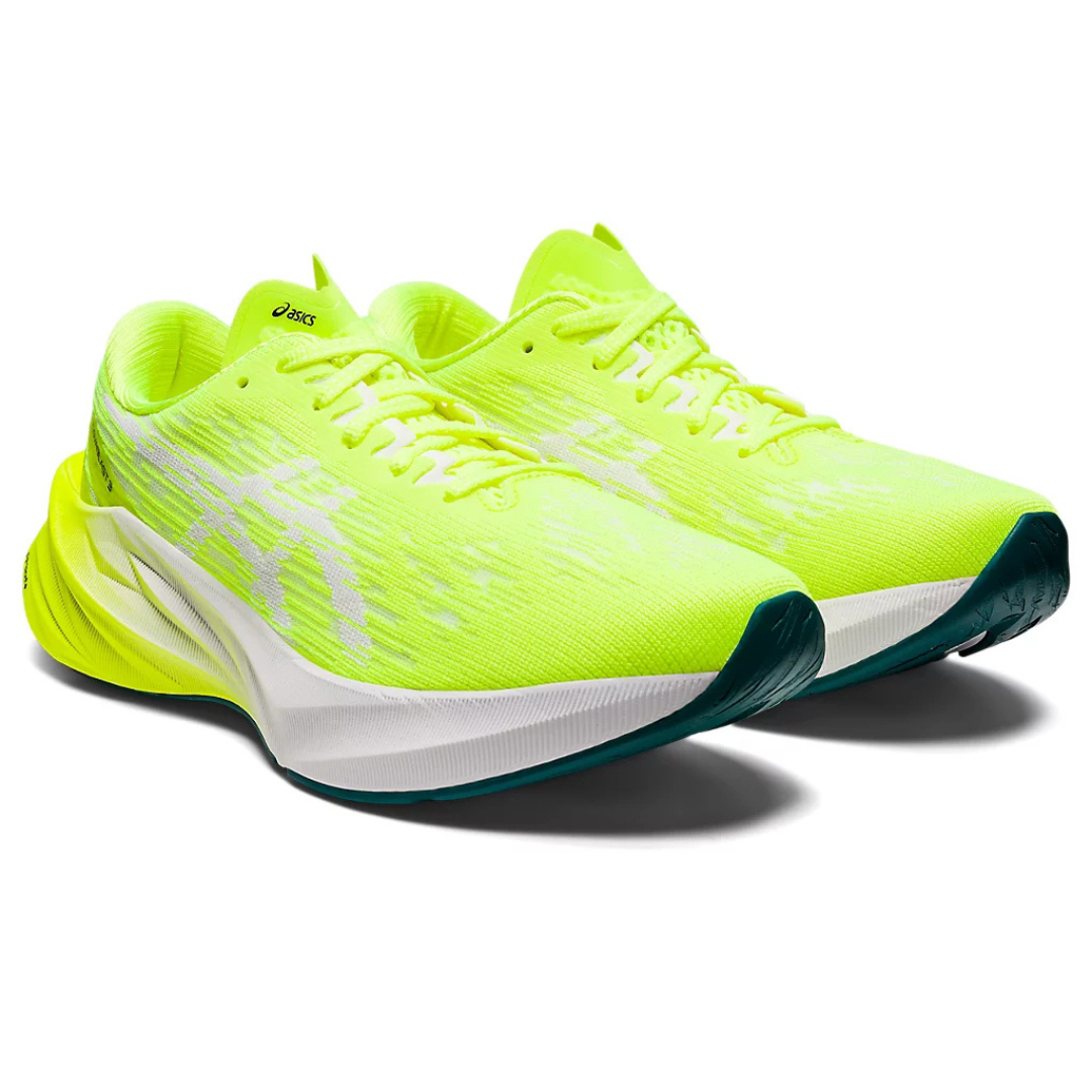 Tênis Asics Novablast 3 Verde fluorescente e Branco