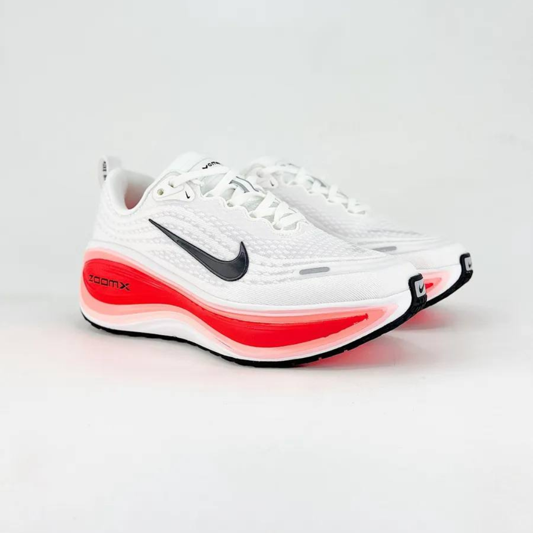 Tênis Nike Vomero Plus - Branco/Vermelho