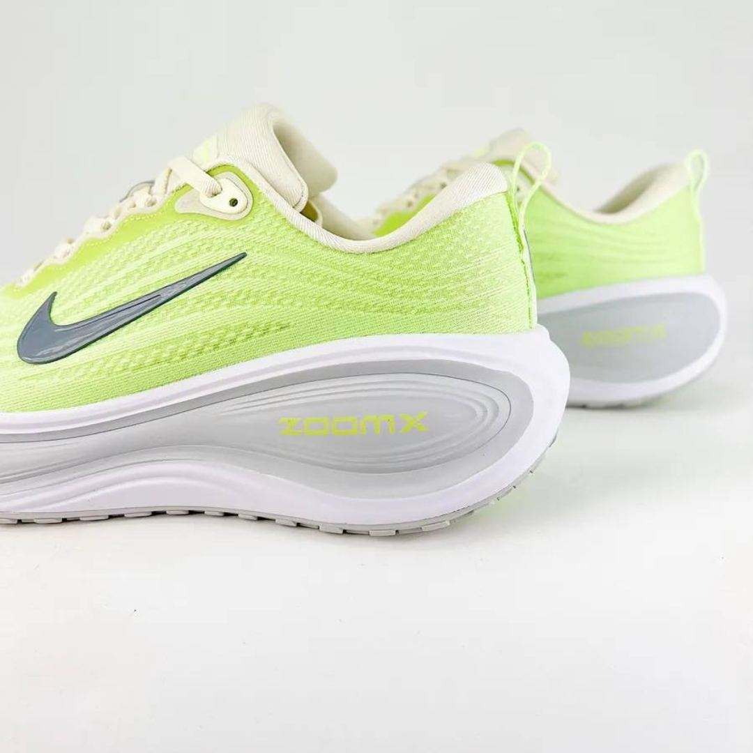 Tênis Nike Vomero Plus - Verde/Cinza