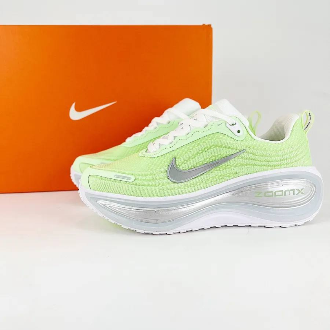 Tênis Nike Vomero Plus - Verde/Platinum