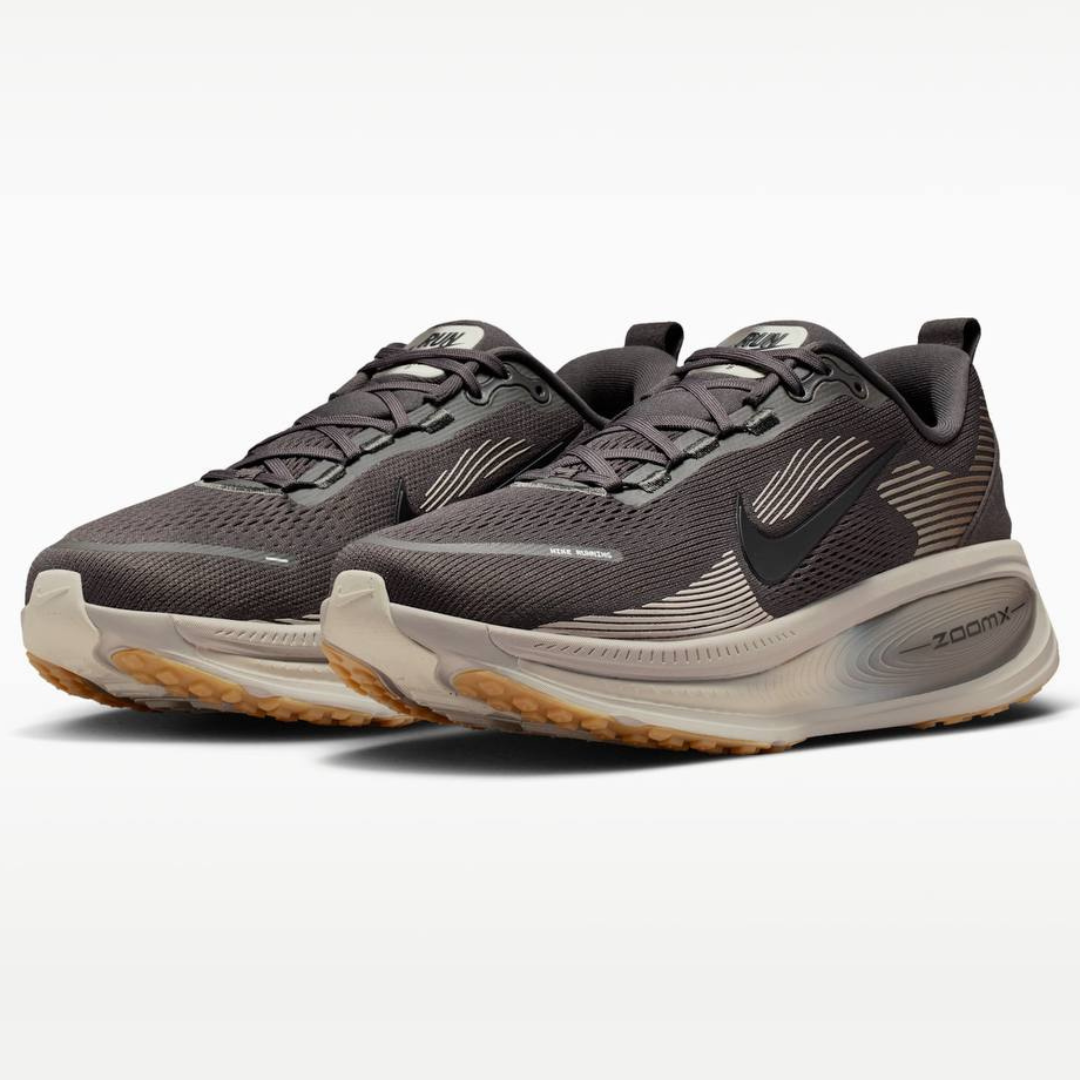 Tênis Nike Vomero 18 - Cinza Escuro/Bege