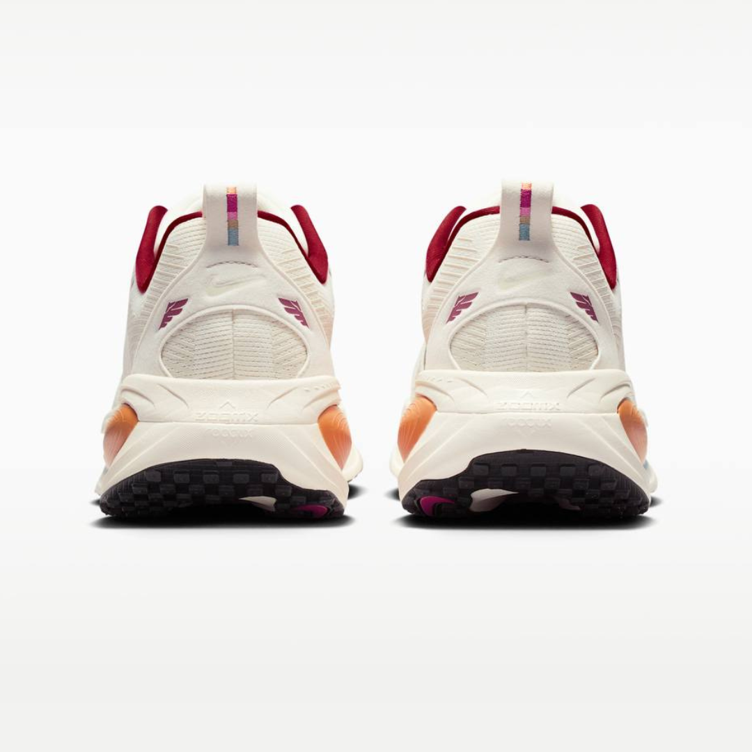 Tênis Nike Vomero 18 - Branco/Vermelho Vinho