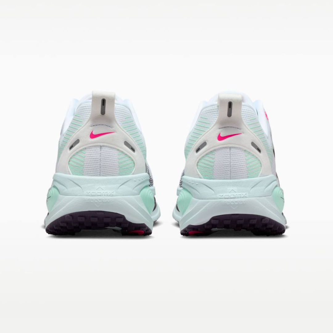 Tênis Nike Vomero 18 - Azul Glacial/Rosa