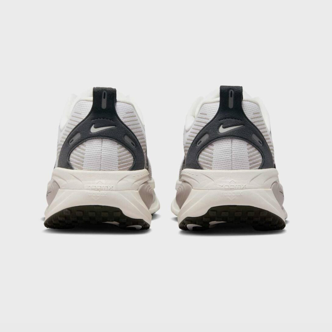 Tênis Nike Vomero 18 Run Pack - Branco
