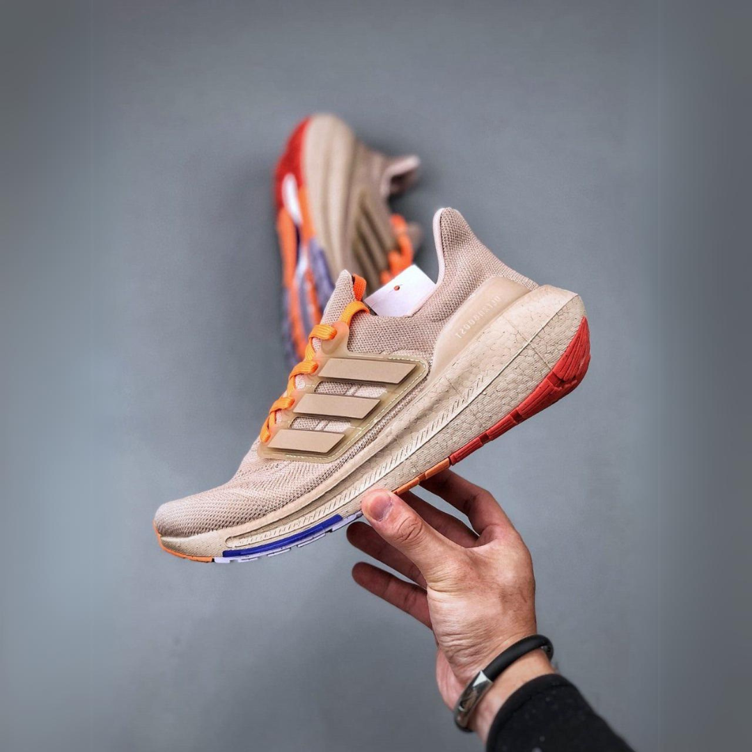 Tênis Adidas Ultraboost Light 23 Wonder Taupe Solar Red