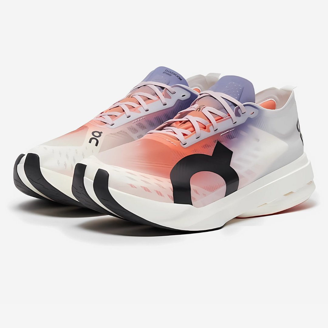 Tênis On Running Cloudboom Strike - White/Flame