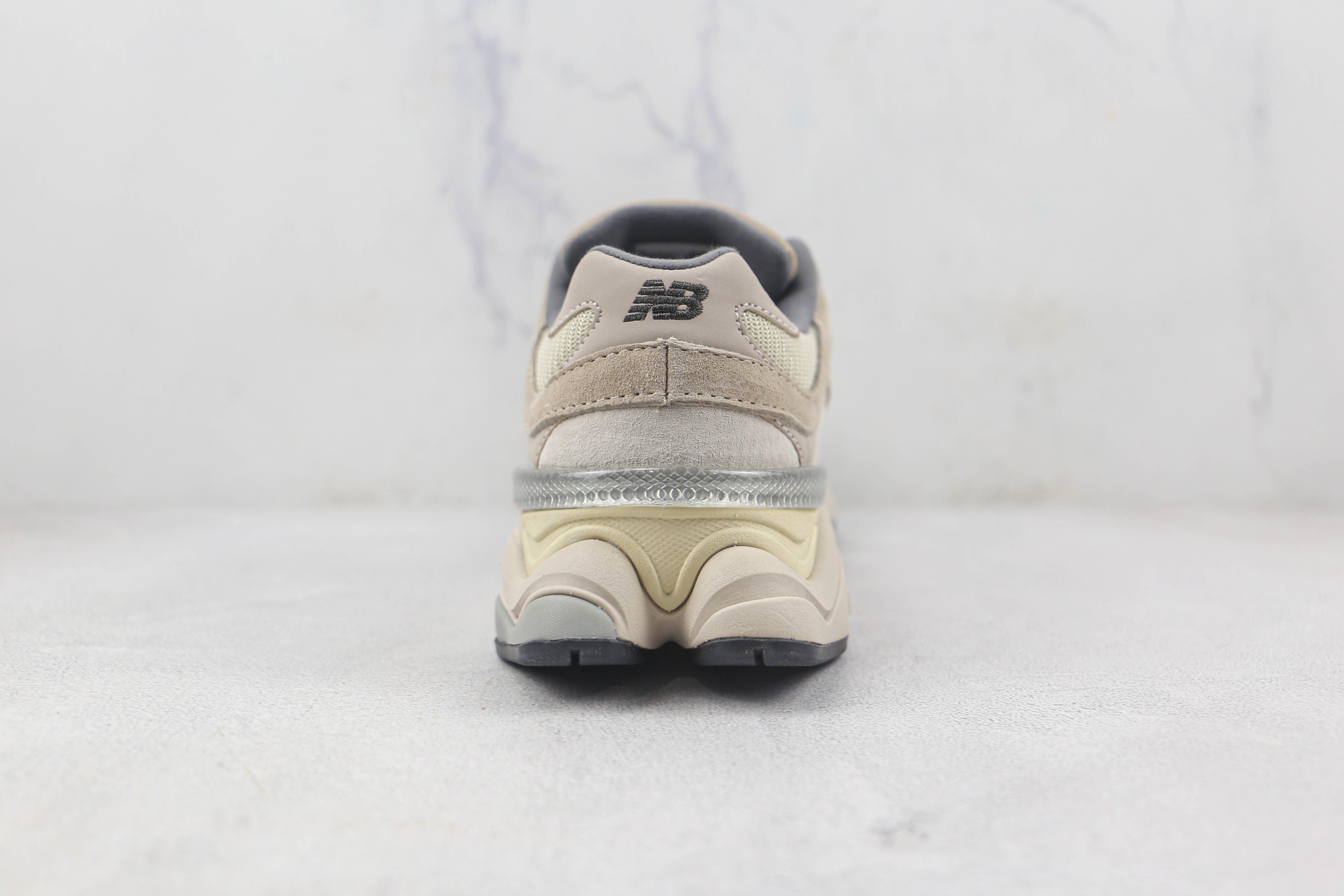 Tênis New Balance 9060 Sea Salt