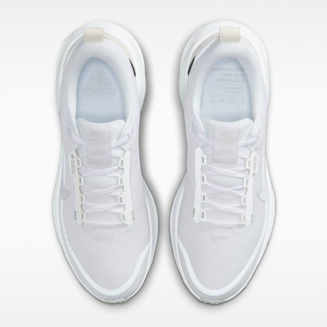 Tênis Nike Vomero 18 GORE-TEX - Branco/Cinza Metálico
