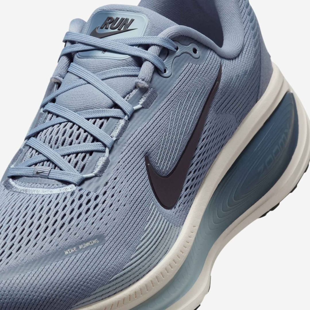 Tênis Nike Vomero 18 - Azul Jeans