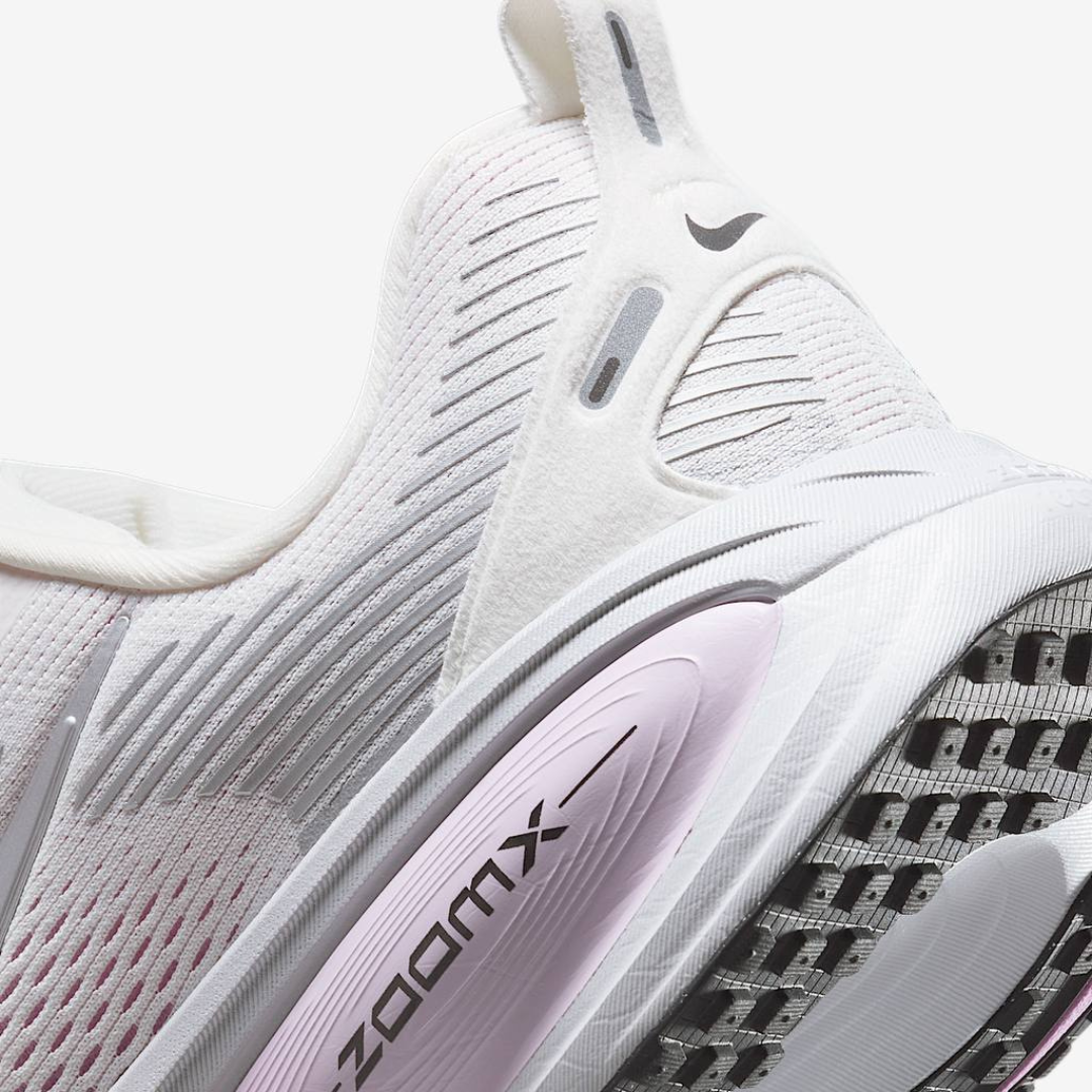 Tênis Nike Vomero 18 - Cinza/Rosa Claro