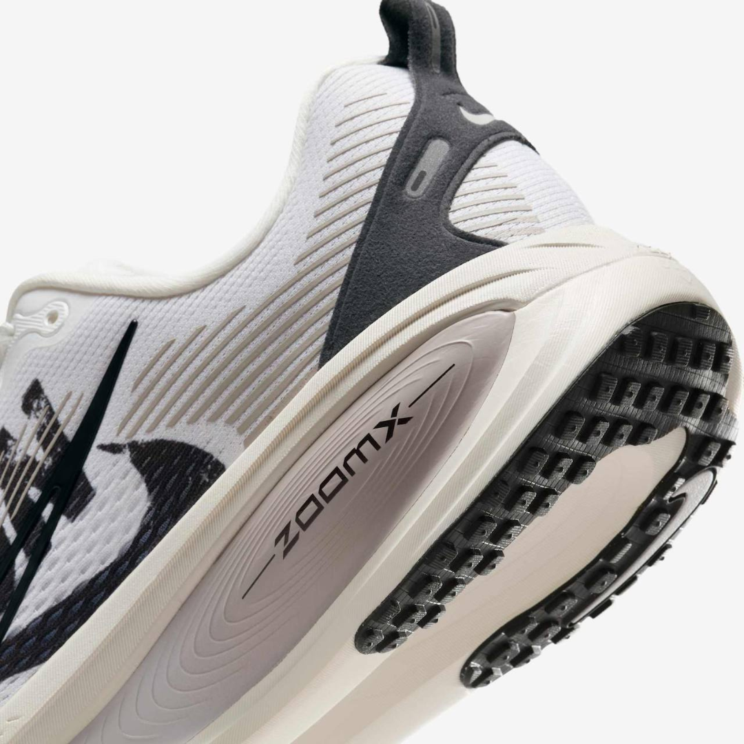 Tênis Nike Vomero 18 Run Pack - Branco
