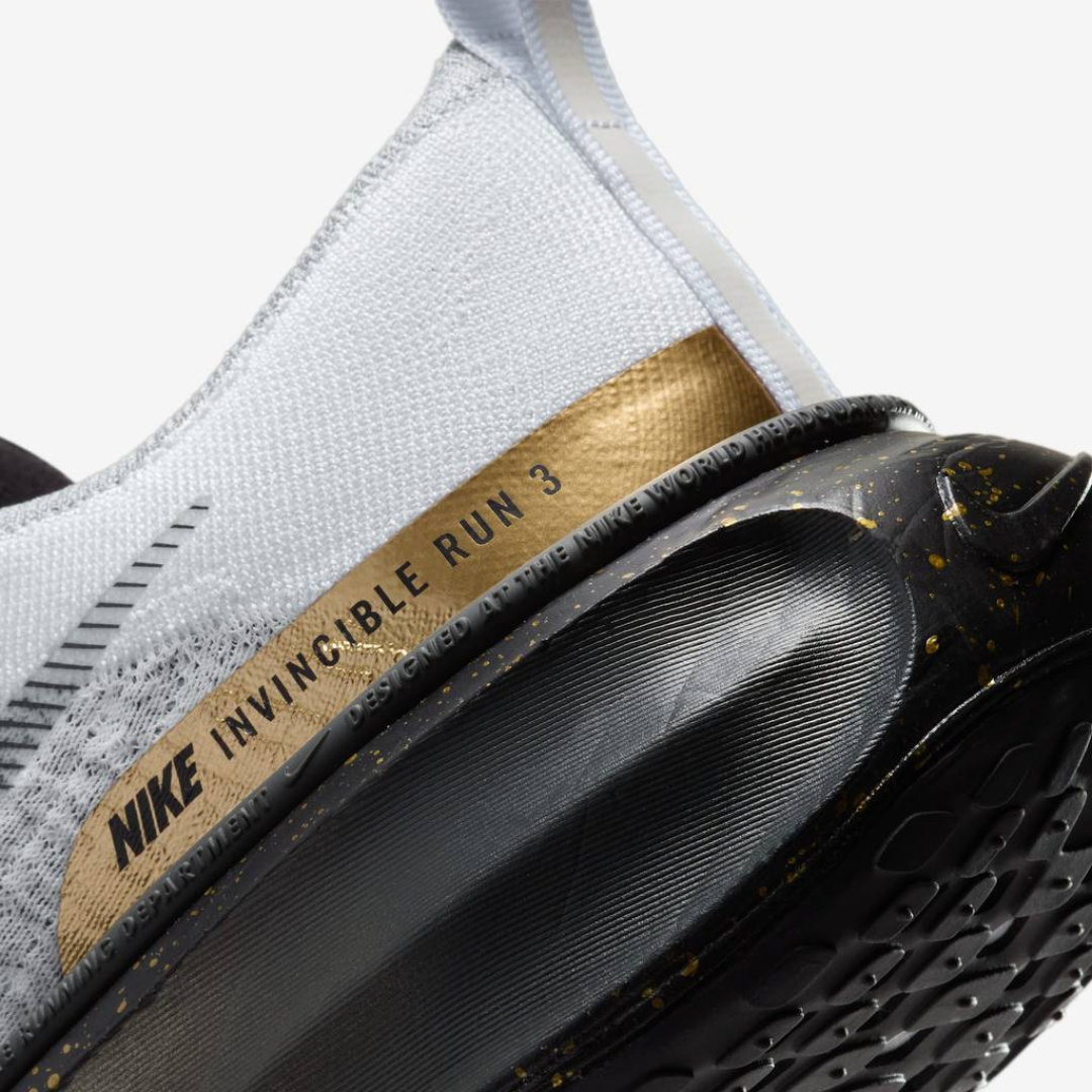 Tênis Nike Invincible Run 3 - Cinza/Preto Gold