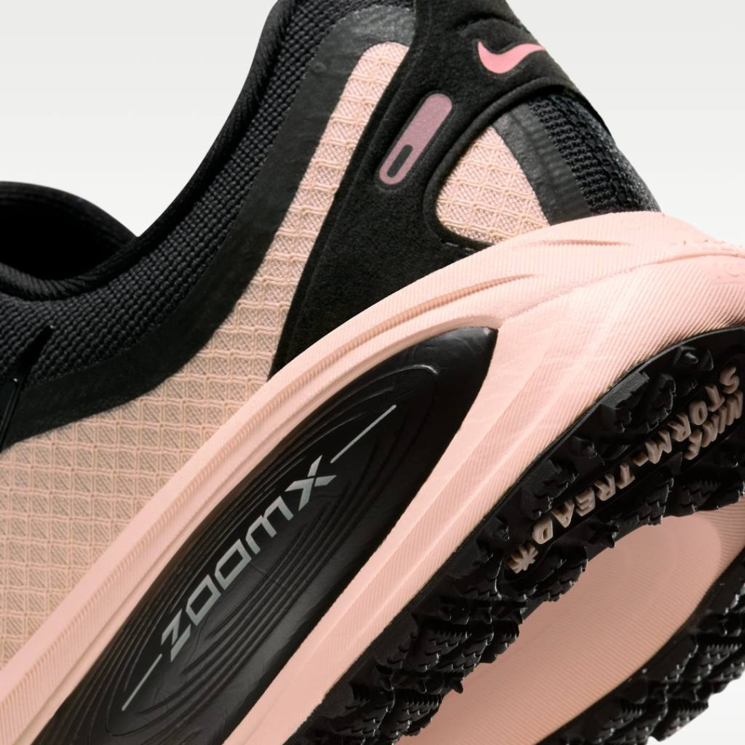Tênis Nike Vomero 18 GORE-TEX - Preto/Rosa Claro