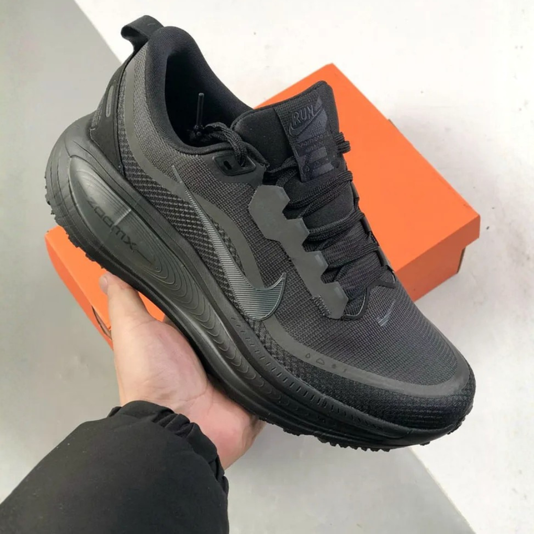 Tênis Nike Vomero 18 GORE-TEX - Preto