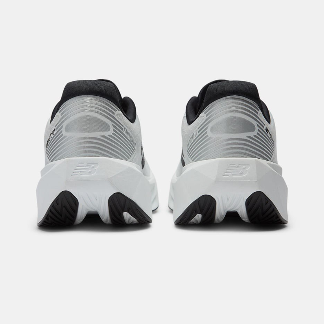 Tênis New Balance Fuelcell Rebel V5 - Branco/Preto