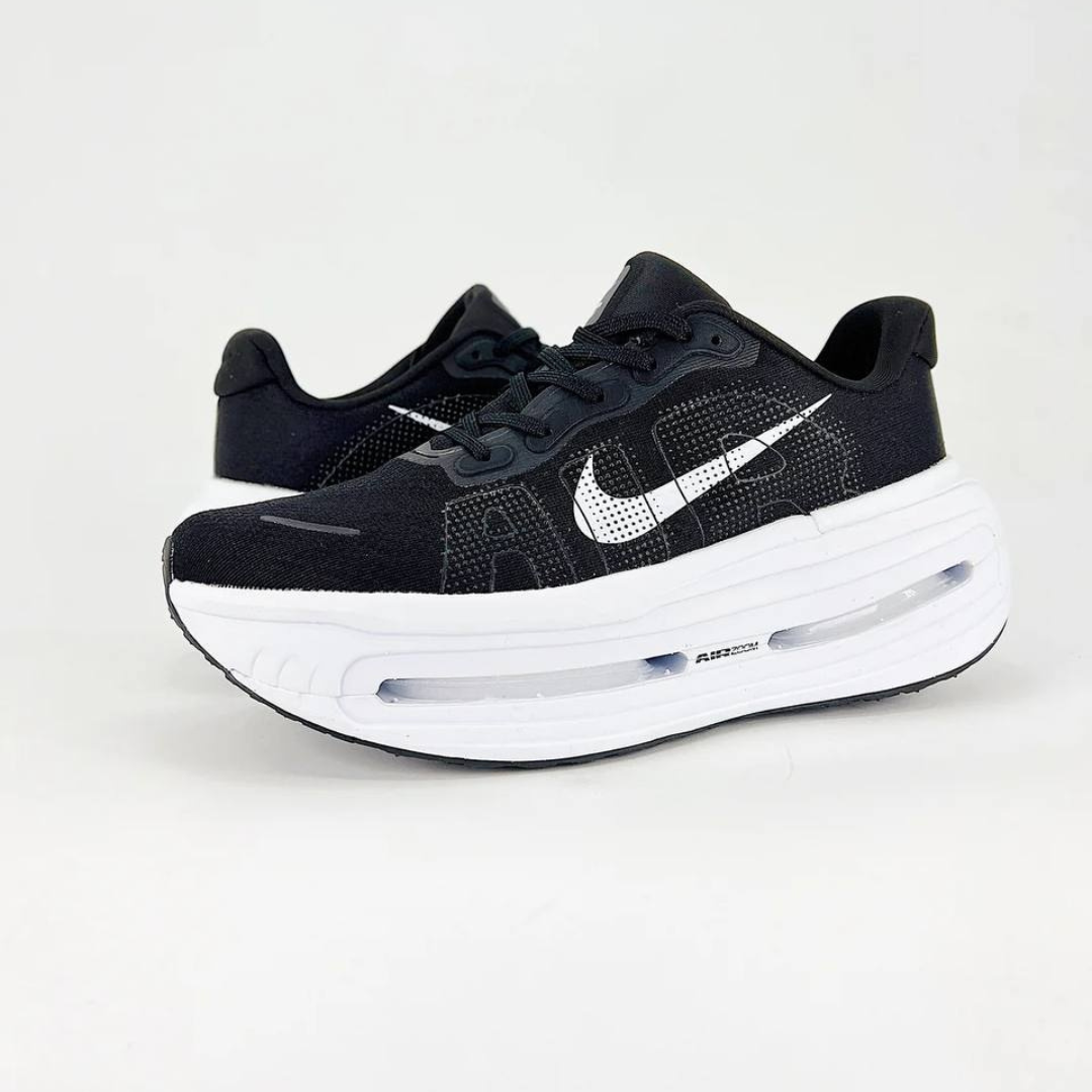 Tênis Nike Vomero Premium - Preto/Branco