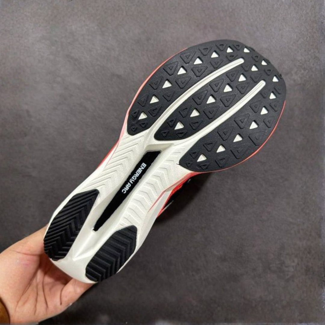 Tênis New Balance Fuelcell Supercomp Elite V5 - Branco/Vermelho