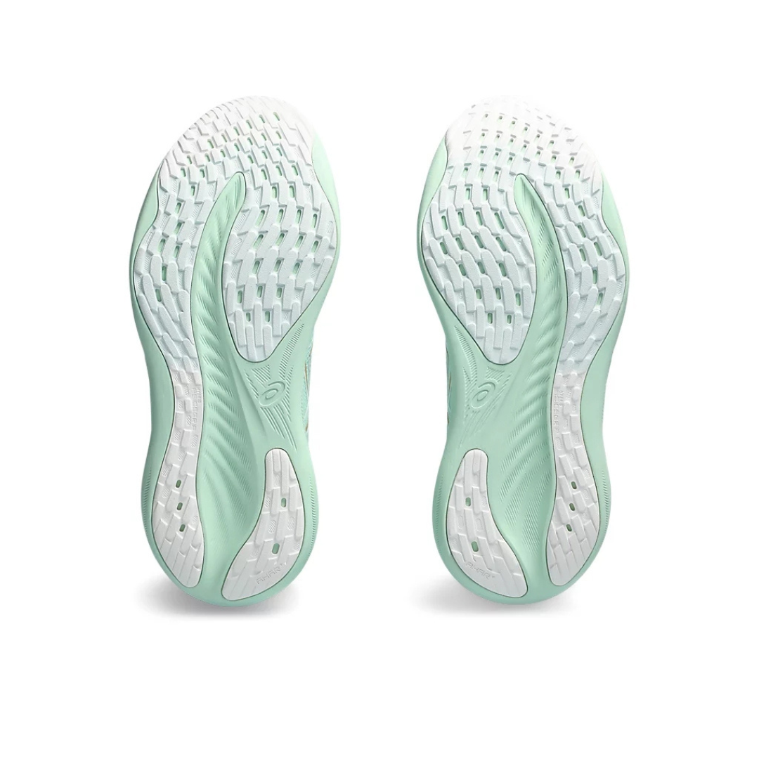 Tênis Asics Gel - Nimbus 26 - Verde com Branco e Dourado